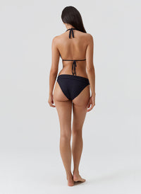grenada-black-bikini_model_2026_B