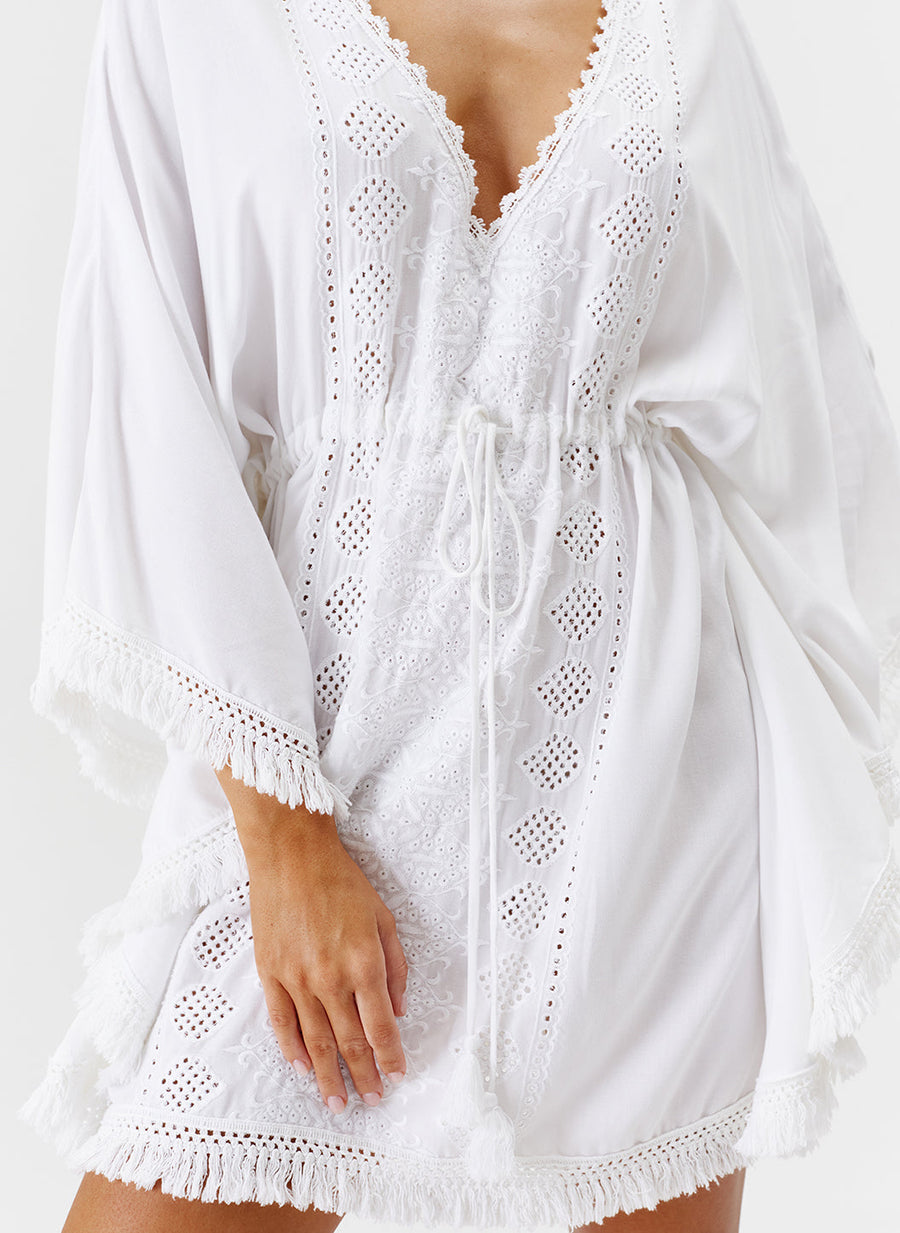 isabelle-white-kaftan_closeup_2024