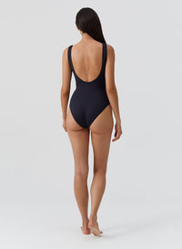 kos-black-swimsuit_model_2026_B