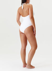 tampa-white-swimsuit_curvemodel_2024_B