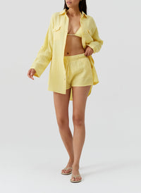 abbie-yellow-shorts_model_2026_F 