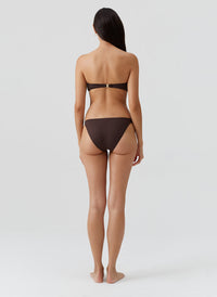 alba-brown-bikini_models_2026_B 
