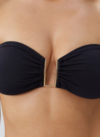 barcelona-black-bikini_closeup 