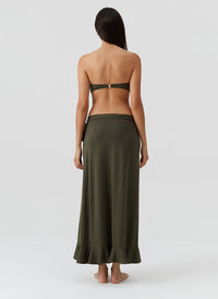 cassidy-olive-skirt_models_2026_B 