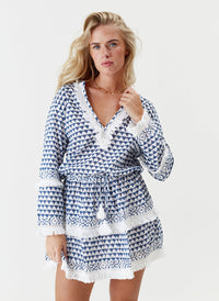 claudia-riviera-dress_model_closeup