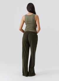 cora-olive-vest_model_2026_B 