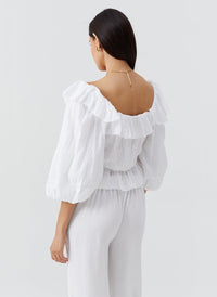 corrine-white-top_model_2026_B 