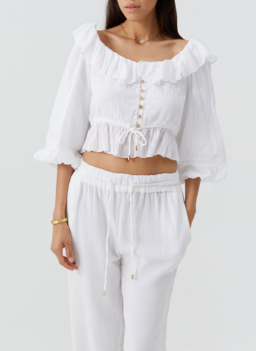 corrine-white-top_model_2026_F 