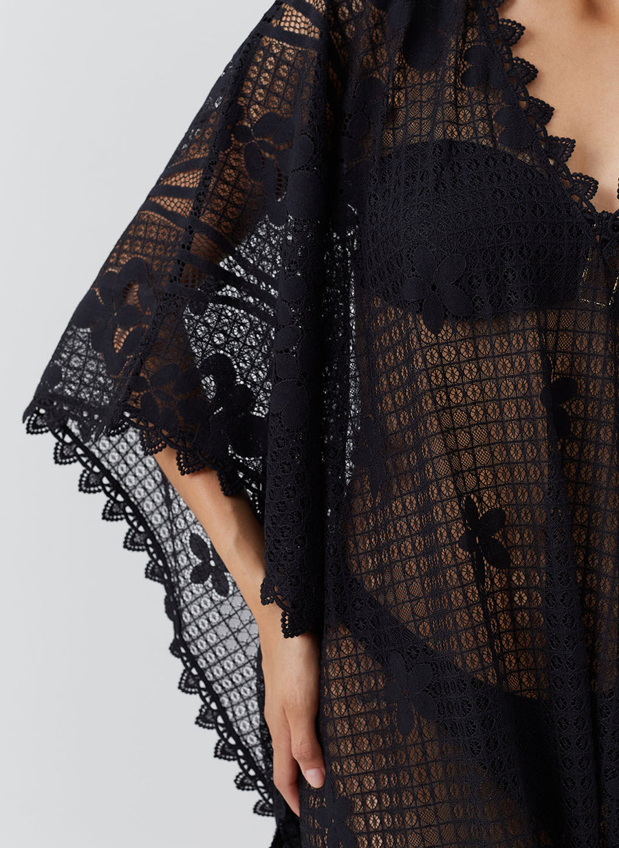 exclusive-josephine-black-kaftan_closeup 