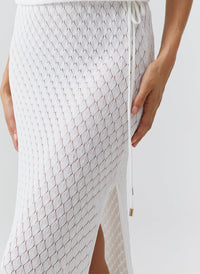exclusive-mia-cream-dress_closeup 
