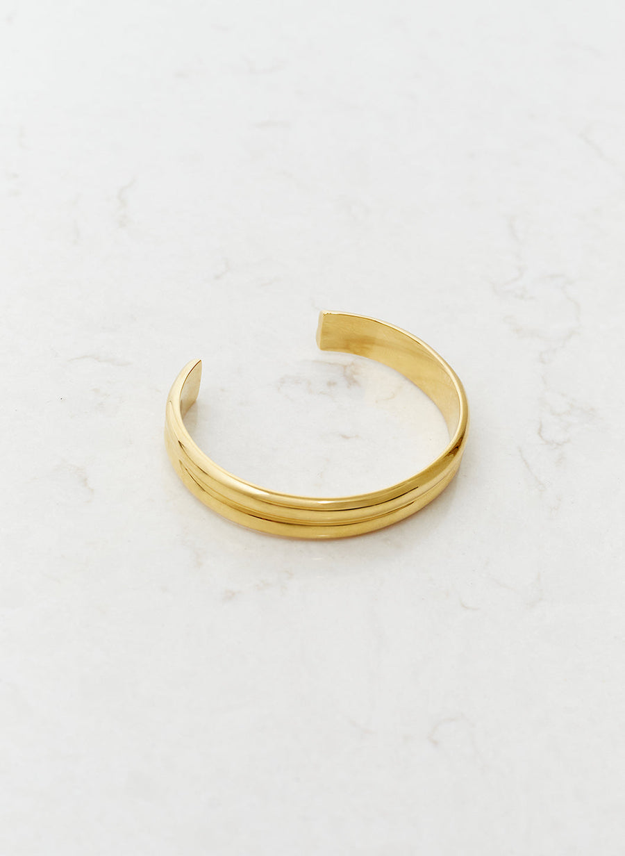 gold-polished-bangle_studio_image 