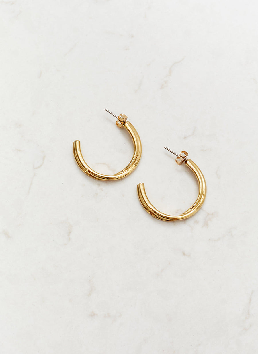 gold-twisted-hoops_studio_image 