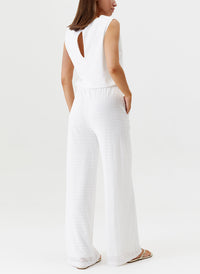 gracie white jumpsuit model 2024 B