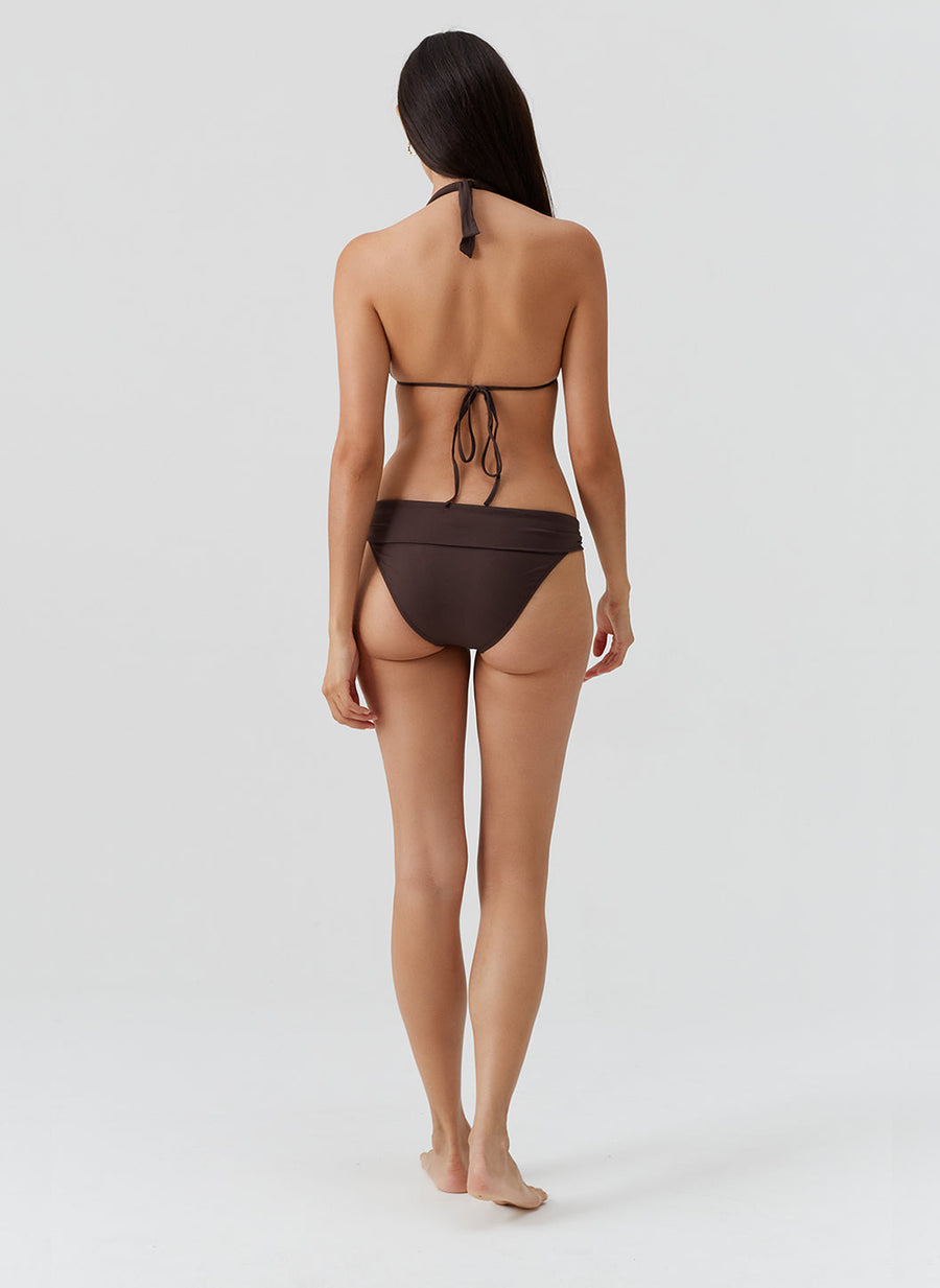 grenada-brown-bikini_models_2026_B 