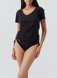 hadley-black-tshirt_model_2026_F 