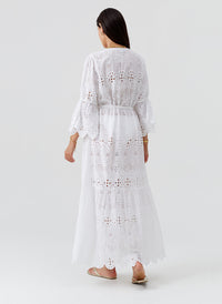 imogen-white-kaftan_models_2026_B 