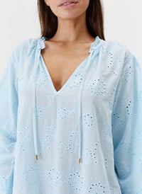 lucy-sky-kaftan_closeup_2024