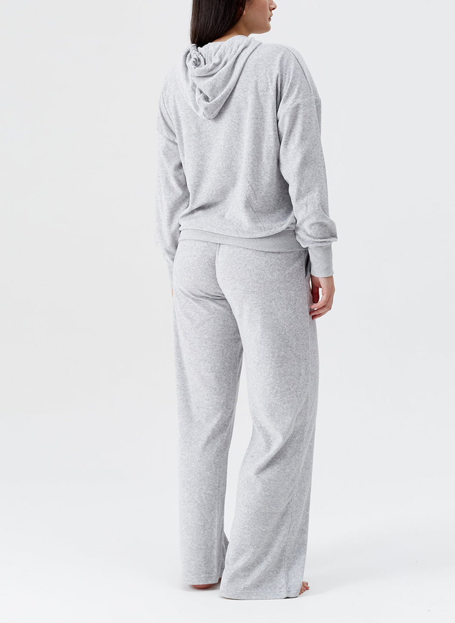 nora-grey-hoodie_curvemodel_2024_B