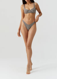 noto-chain-bikini-bottom_model_2026_F2 