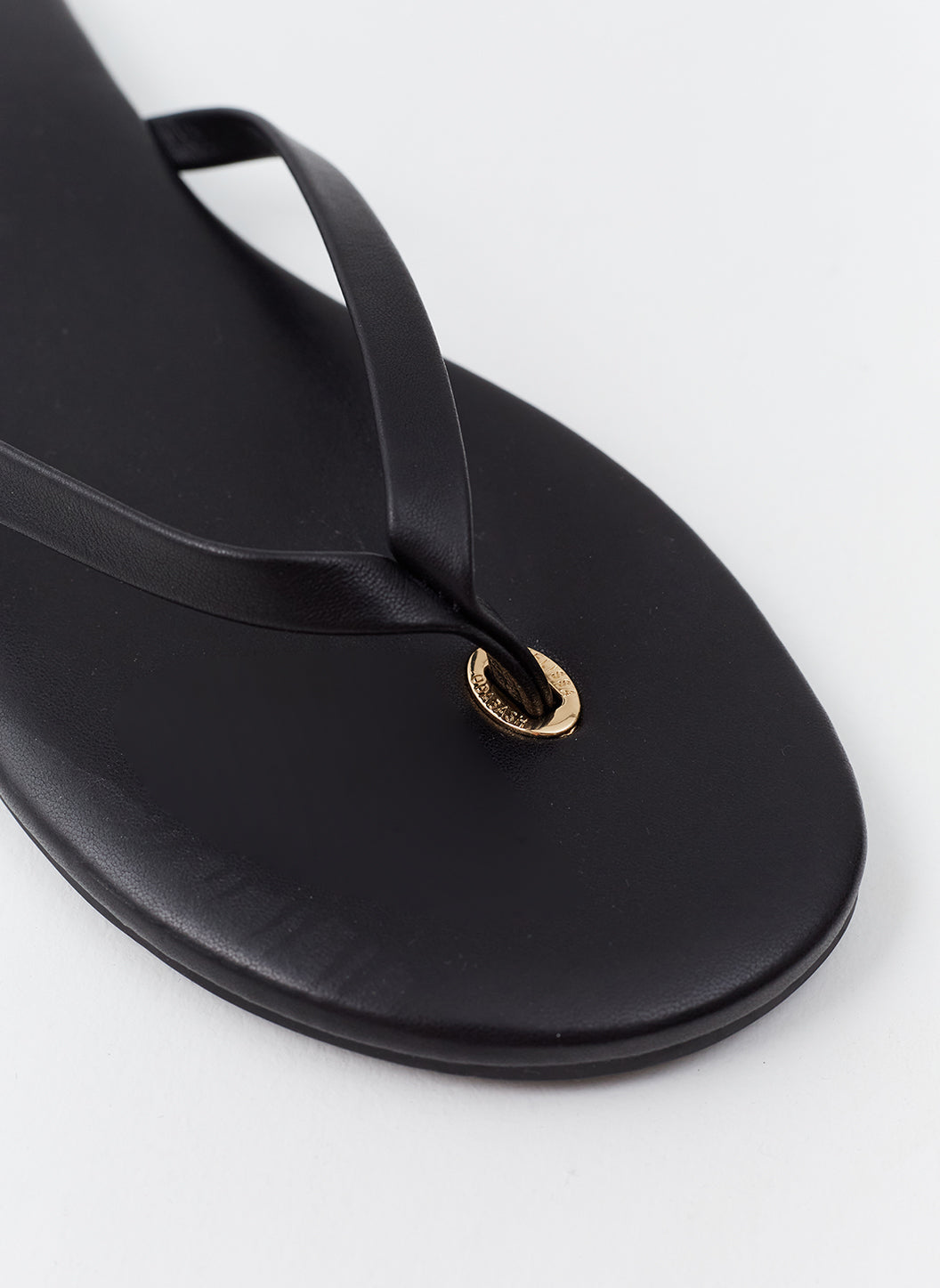BLOSSOM LEBAE FLIP FLOP ブラック ミュール Black Flip Flop Sandals - Leather Flip Flop | Melissa Odabash UK