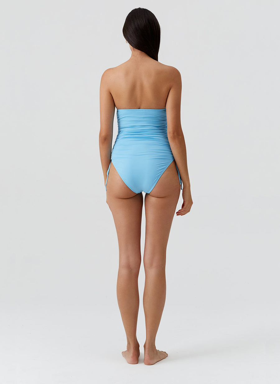 sydney-celeste-swimsuit_models_2026_B 