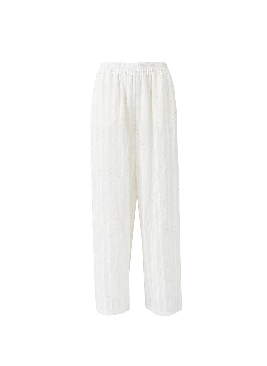 trisha-white-trousers_cutout_2026 