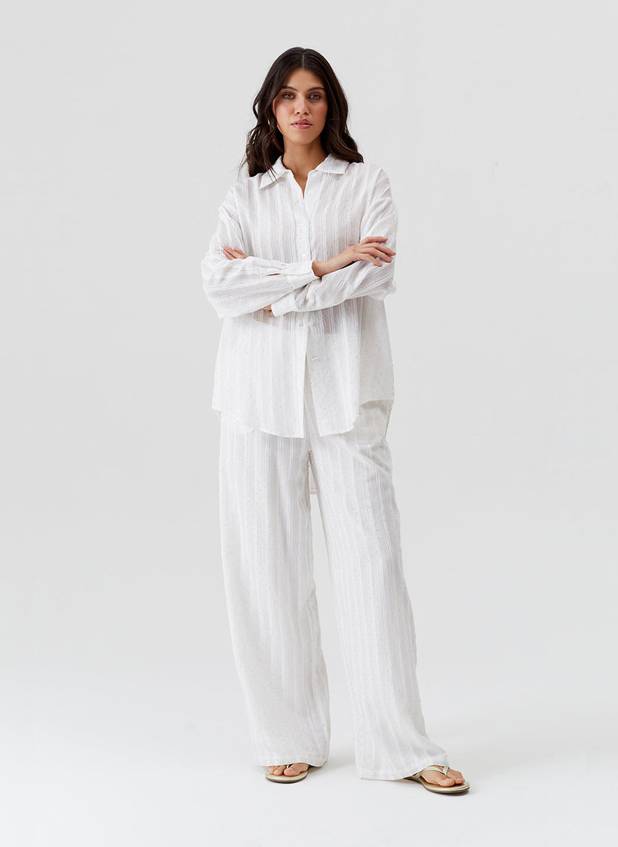 trisha-white-trousers_model_2026_F3 