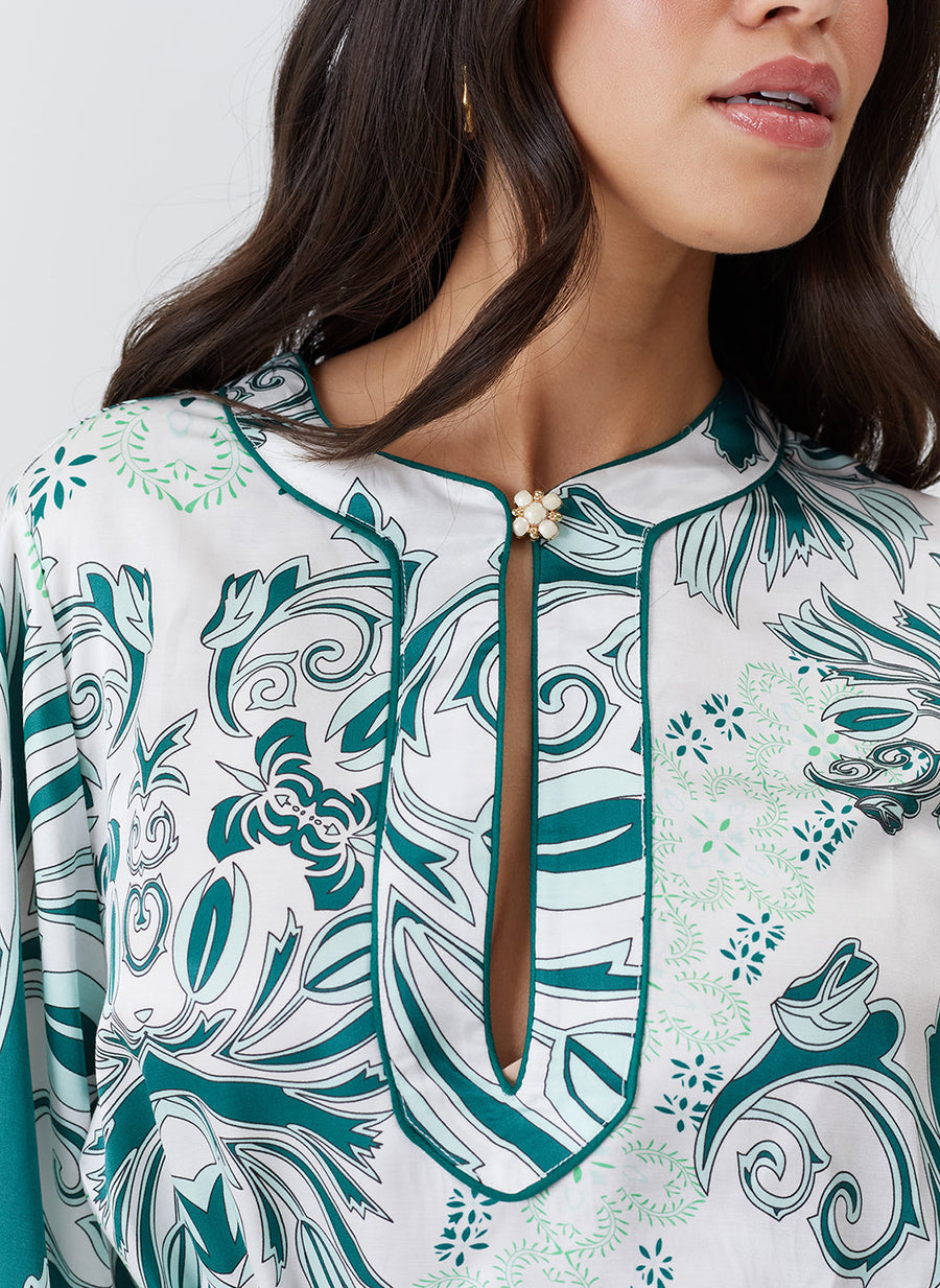 zephrya-topaz-kaftan_model_2026_closeup