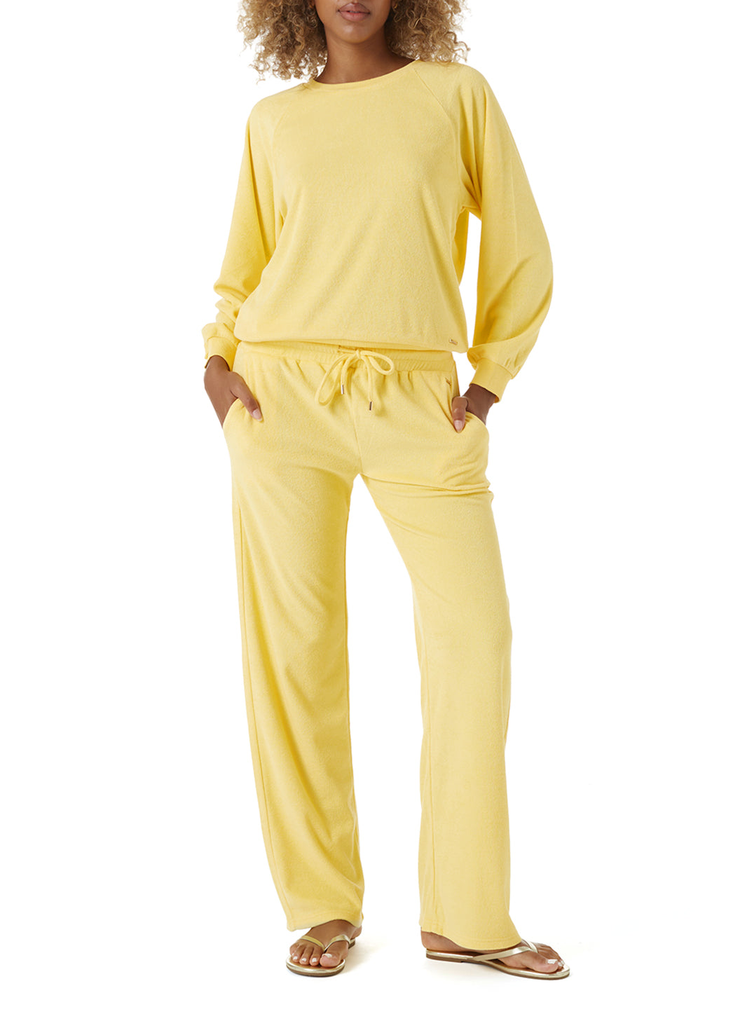 Betty_Yellow_Trousers_Model_F